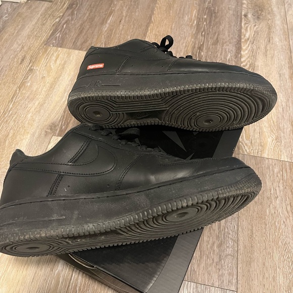 Nike Air Force 1 Low, Supreme, Black size 9.5 US - Picture 2 of 5